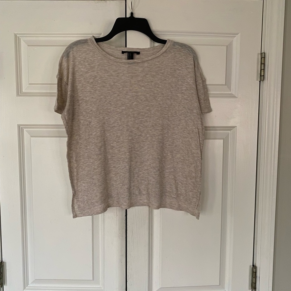 Forever 21 T-shirt Tee